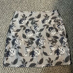 LOFT Outlet Floral Gray and White Mini Skirt